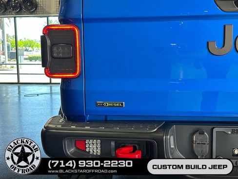 Used 2021 Jeep Gladiator Rubicon w/ Cold Weather Group AWD/4WD image 12