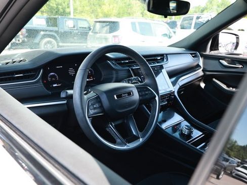 Used 2023 Jeep Grand Cherokee L Laredo AWD/4WD image 25