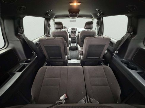 Used 2017 Dodge Grand Caravan SE image 7