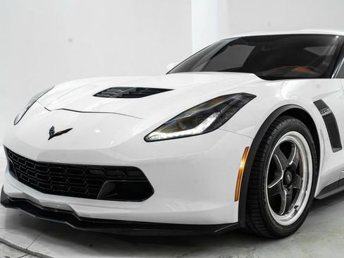 Used 2015 Chevrolet Corvette Z06 w/ 3LZ Preferred Equipment Group image 18