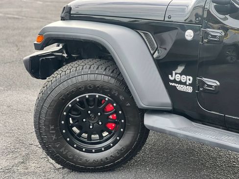 Used 2018 Jeep Wrangler Unlimited Sport AWD/4WD image 6