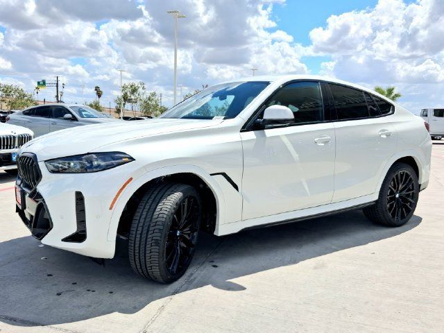 Used 2024 BMW X2 xDrive28i w/ Premium Package AWD/4WD image 3