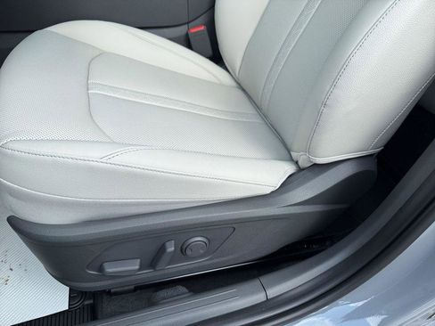 New 2025 Hyundai Sonata Limited image 14
