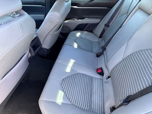 Used 2021 Toyota Camry SE w/ Convenience Package FWD image 16