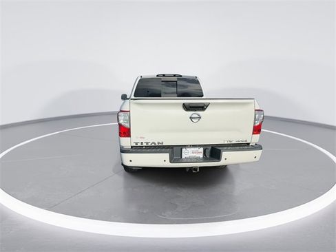 Used 2021 Nissan Titan SV w/ SV Convenience Package image 7