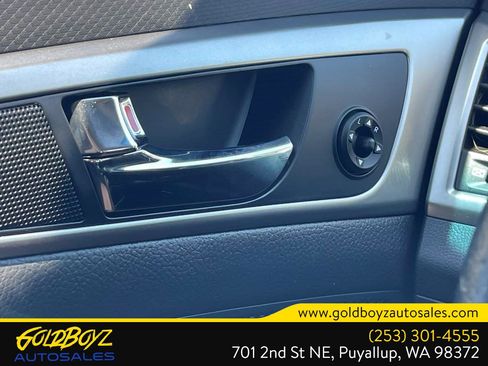 Used 2013 Hyundai Veloster w/ Style Pkg FWD image 26