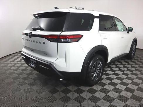 Certified 2025 Nissan Pathfinder S image 7