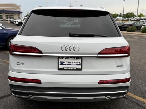 Used 2023 Audi Q7 2.0T Premium w/ Convenience Package AWD/4WD image 3