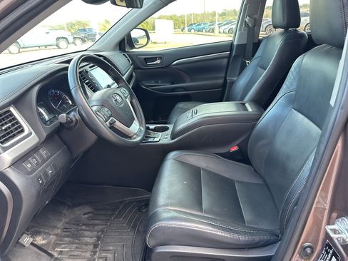 Used 2019 Toyota Highlander Limited image 14