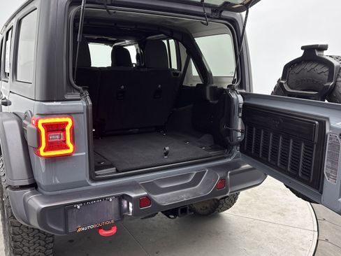 Used 2025 Jeep Wrangler Unlimited Rubicon image 27