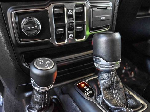 Used 2023 Jeep Wrangler Unlimited Sahara image 17