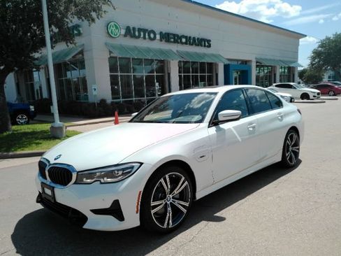 Used 2022 BMW 330e w/ Driving Assistance Package RWD image 1