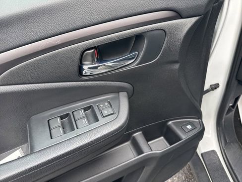 Used 2021 Honda Passport Sport image 9