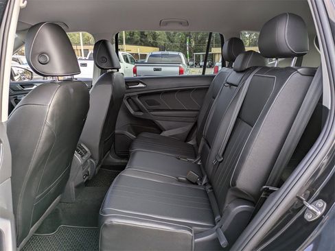 Used 2022 Volkswagen Tiguan SE image 16