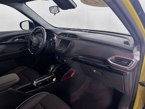 Used 2023 Chevrolet TrailBlazer RS AWD/4WD image 36