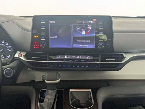 Certified 2024 Toyota Sienna XLE FWD image 41