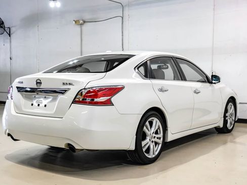 Used 2015 Nissan Altima 3.5 SL FWD image 9