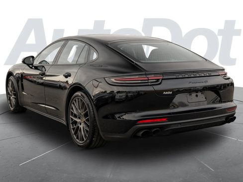 Used 2018 Porsche Panamera 4S image 2