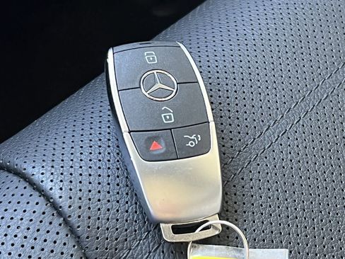 Used 2024 Mercedes-Benz GLE 450 4MATIC image 29