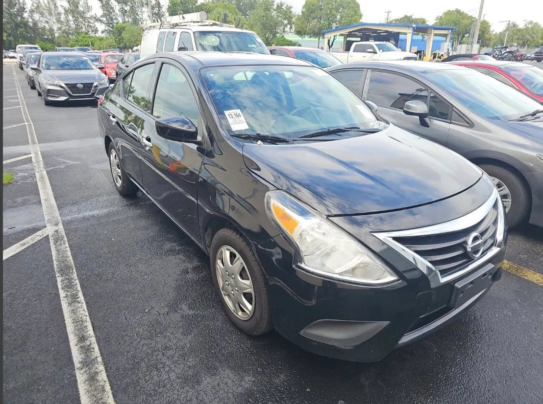 Used 2019 Nissan Versa SV FWD image 3