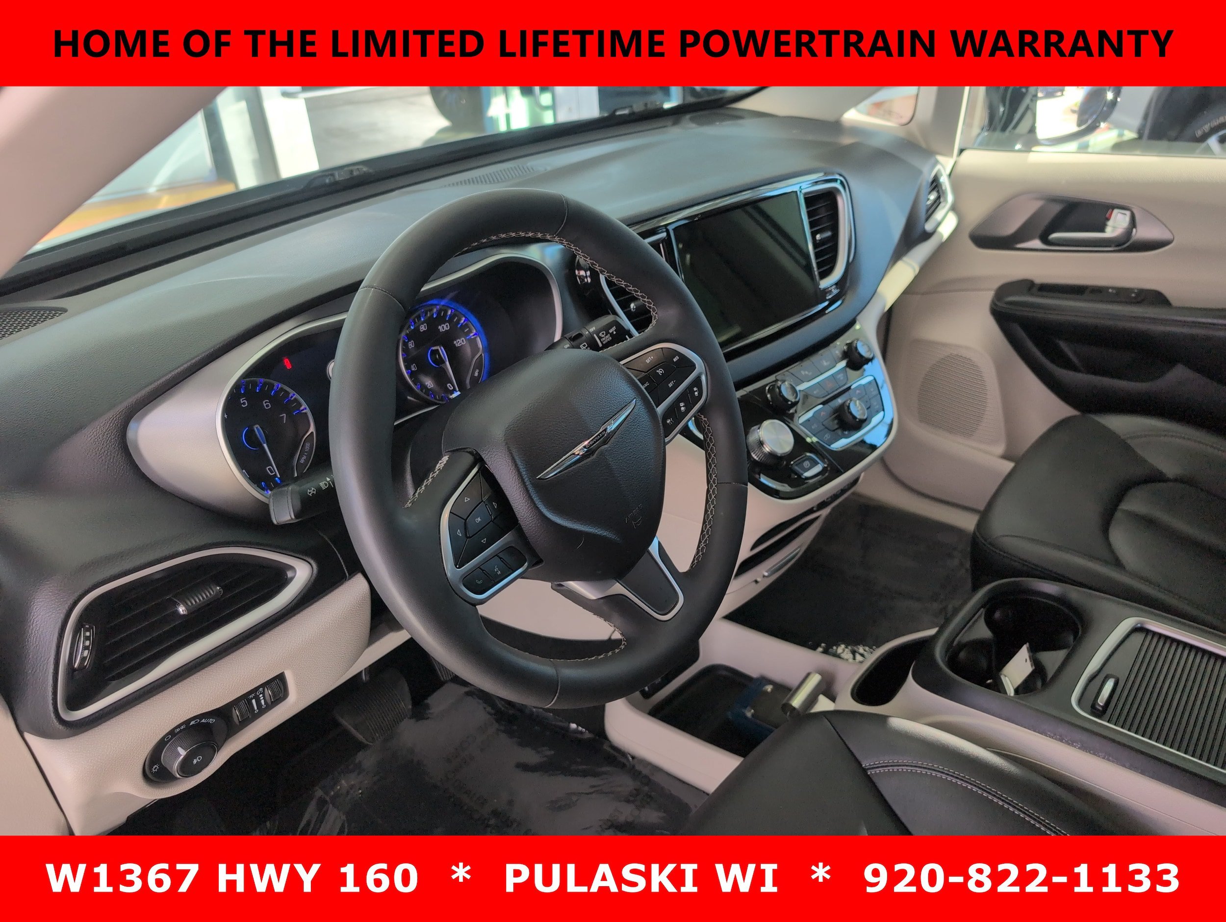Used 2024 Chrysler Pacifica Touring-L FWD image 7