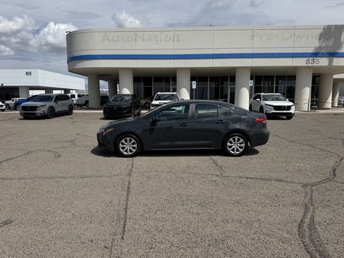 Used 2025 Toyota Corolla LE FWD image 2