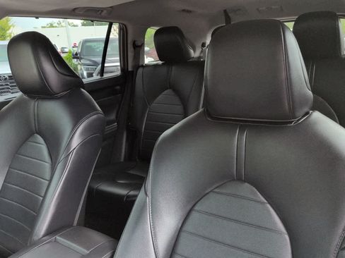 Used 2021 Toyota Highlander XLE AWD/4WD image 8