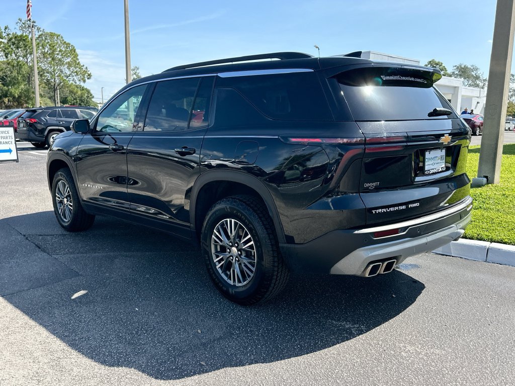 Used 2025 Chevrolet Traverse LT AWD/4WD image 7