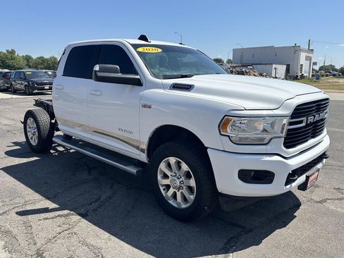 Used 2020 RAM 2500 Big Horn w/ Level 2 Equipment Group AWD/4WD image 4