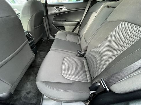 Used 2024 Kia Sportage LX image 25