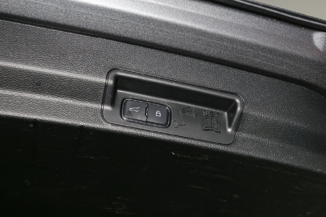 Used 2024 Ford Explorer XLT AWD/4WD image 12
