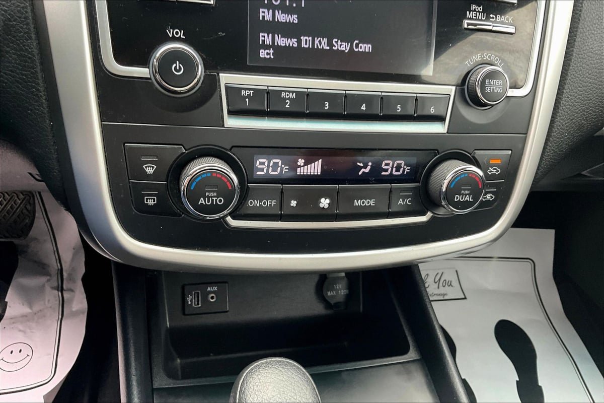 Used 2017 Nissan Altima 2.5 SV w/ Convenience Package FWD image 14