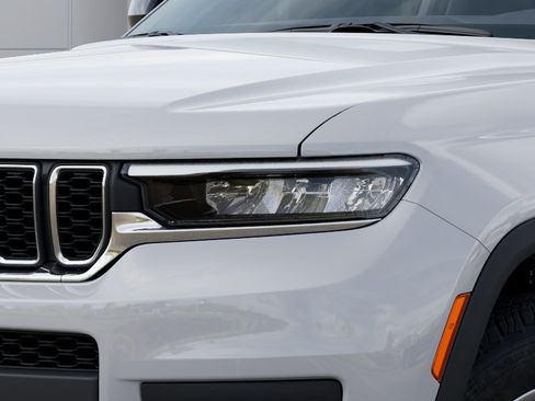 New 2026 Jeep Grand Cherokee L Laredo image 10