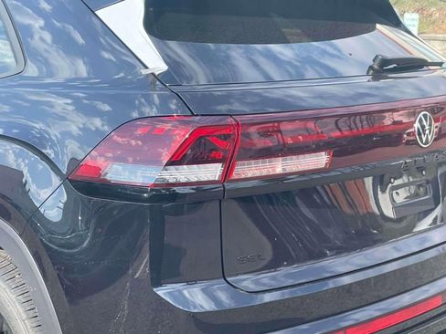 New 2026 Volkswagen Atlas Cross Sport SEL R-Line image 11