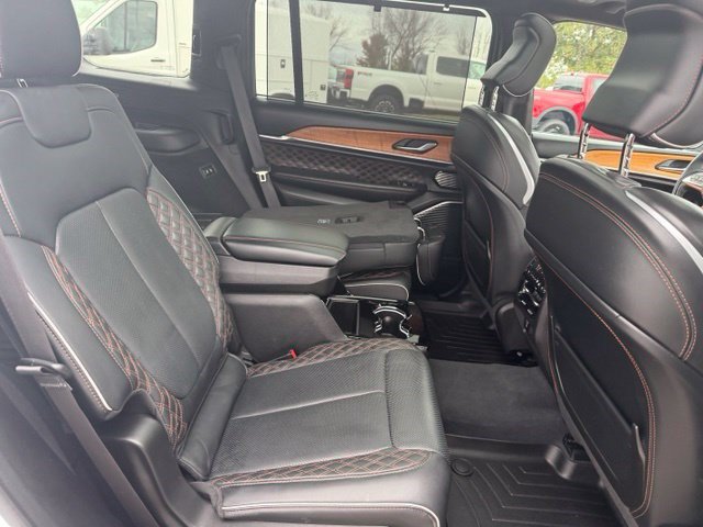 Used 2023 Jeep Grand Cherokee L Summit AWD/4WD image 46