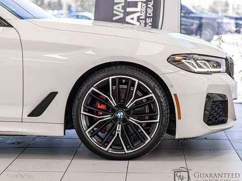 Used 2023 BMW 530i w/ M Sport Package RWD image 11