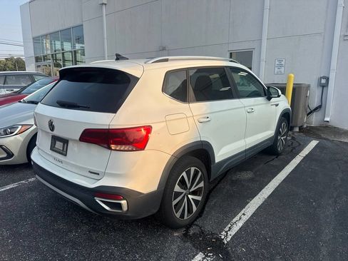 Used 2022 Volkswagen Taos SE AWD/4WD image 4