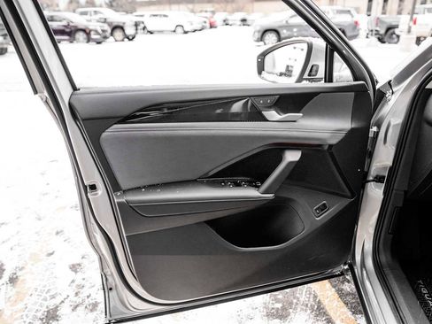 New 2026 Volkswagen Tiguan SE image 19