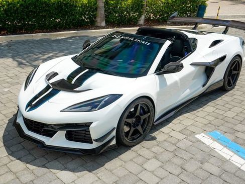 Used 2026 Chevrolet Corvette ZR1 w/ ZR1 Carbon Fiber Aero Package RWD image 10