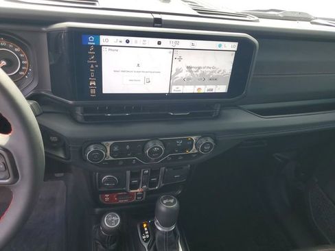 Used 2024 Jeep Wrangler Unlimited Rubicon image 15