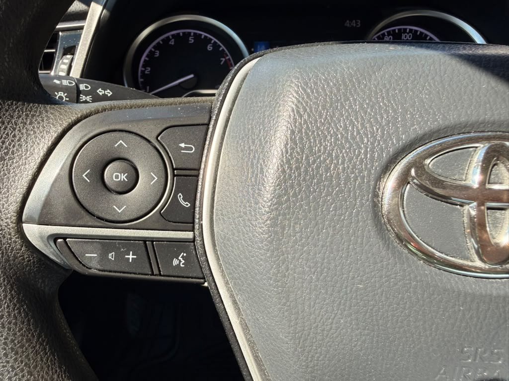 Used 2021 Toyota Camry LE AWD/4WD image 36