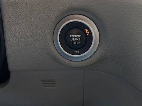 Used 2022 Chrysler Voyager LX FWD image 35