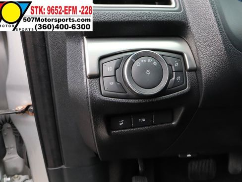 Used 2018 Ford Explorer XLT w/ Equipment Group 202A AWD/4WD image 27