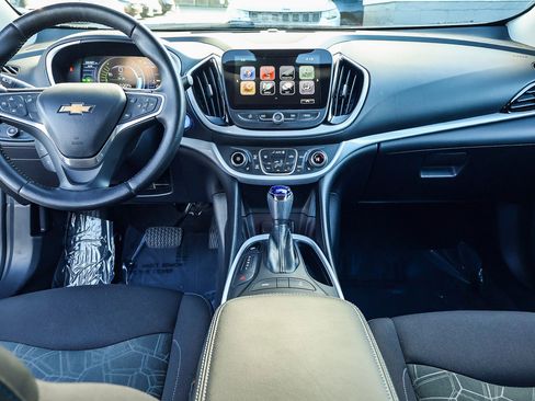 Used 2018 Chevrolet Volt LT w/ Comfort Package image 7