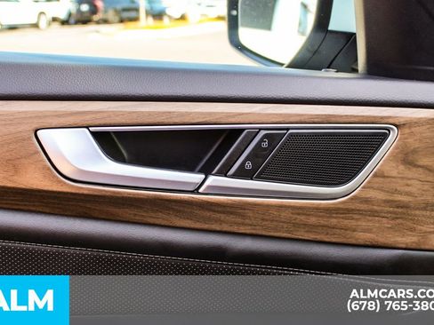 Used 2025 Volkswagen Atlas SE image 38