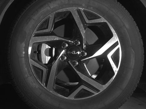 Used 2025 Kia Sportage LX image 12