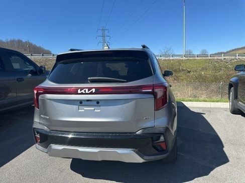 Used 2024 Kia Seltos EX image 22