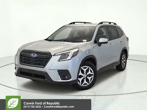 Used 2023 Subaru Forester Premium AWD/4WD image 1