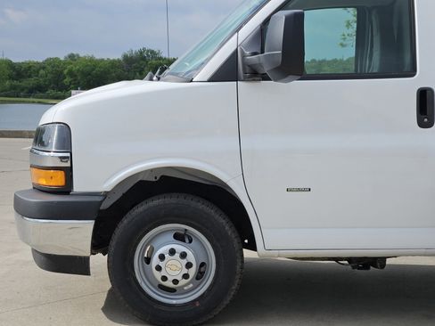 New 2026 Chevrolet Express 3500 w/ Power Convenience Package RWD image 6