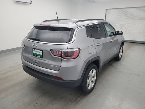 Used 2019 Jeep Compass Latitude w/ Cold Weather Group AWD/4WD image 9